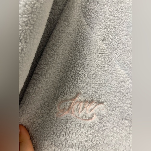 Victoria’s Secret Robe - Picture 3 of 4